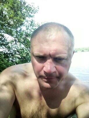  12425788  OLEG, 52 ,    