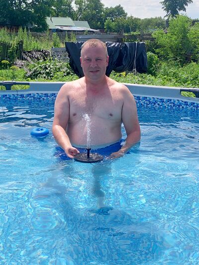  -,   Valentin, 48 ,   ,   