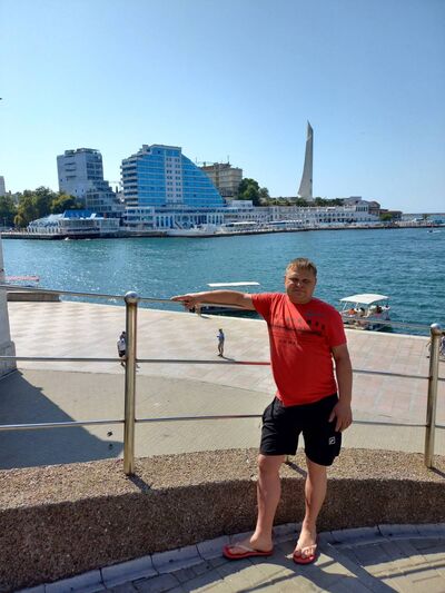  ,   Leonid, 44 ,   ,   , 