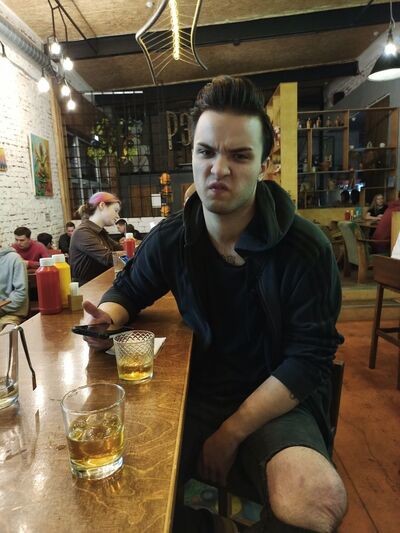 ,   Tony, 28 ,   