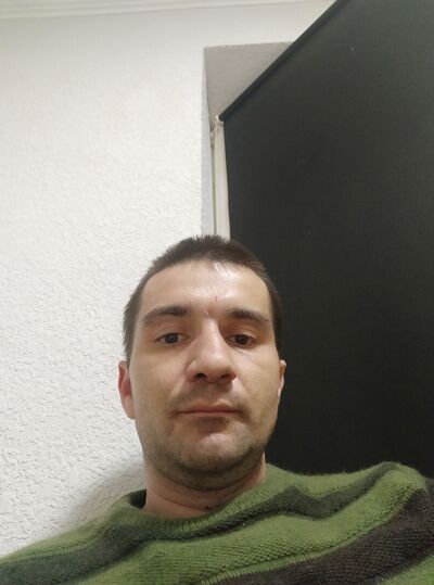  ,   Viktor, 39 ,   ,   