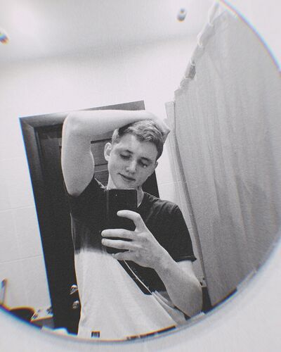  ,   Anton, 23 ,     , c 
