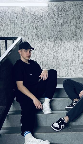  ,   Ghostwelov, 24 ,     , c 