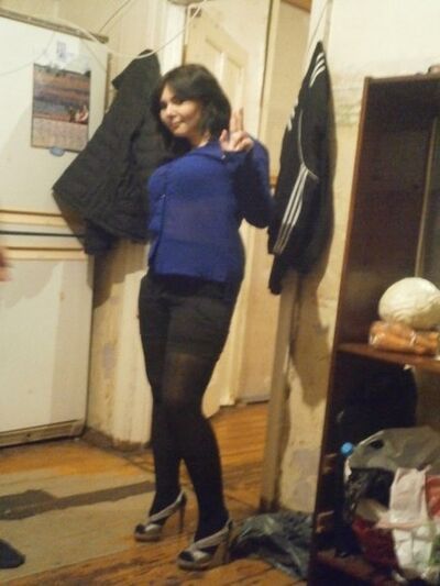  ,   Elena, 30 ,  