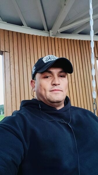  ,   David, 42 ,   ,   , c , 