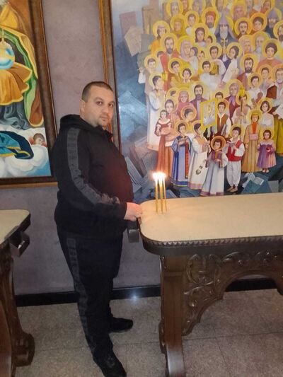  ,   Armen, 41 ,   ,   