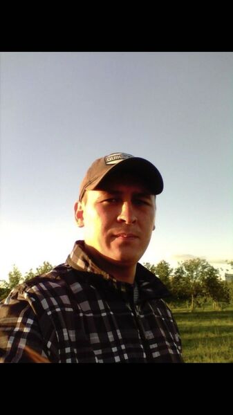  ,   Rafael, 40 ,     