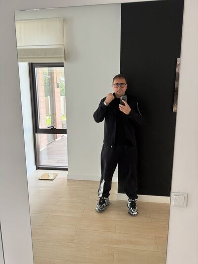  ,   Denis, 46 ,   ,   