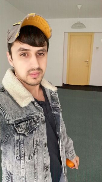  ,   Rustam, 32 ,  