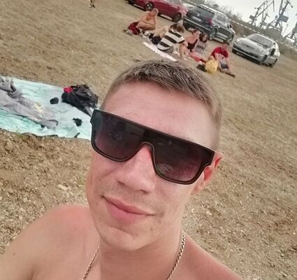  ,   Maks, 33 ,   ,   , c 