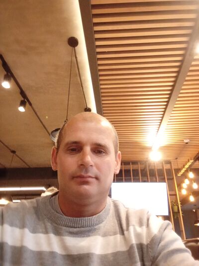  ,   Ilie, 41 ,   ,   