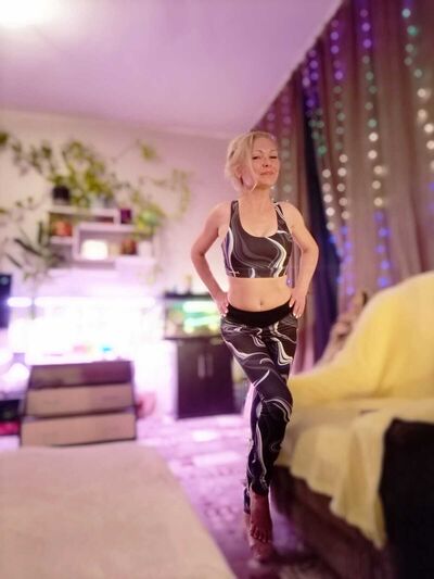  ,   Lara, 52 ,   ,   , c 