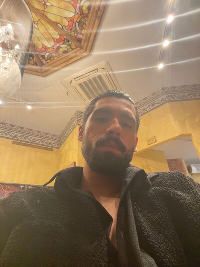  ,   Tony, 25 ,   ,   