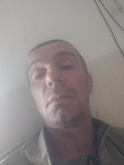  ,   Viktor, 37 ,   ,   