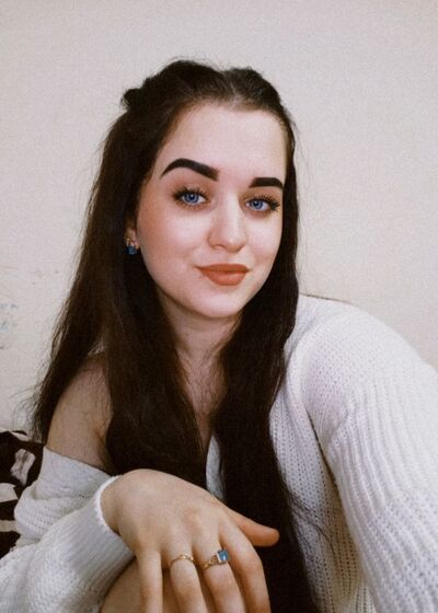  ,   Yana, 23 ,   c 