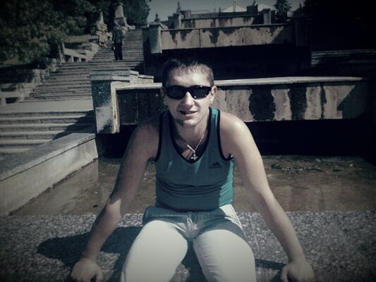  ,   Petro, 35 ,   ,   , c , 