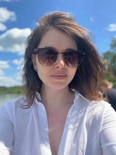  ,   Julia, 34 ,   c 