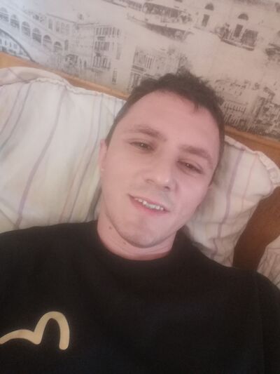  ,   Roman, 31 ,  