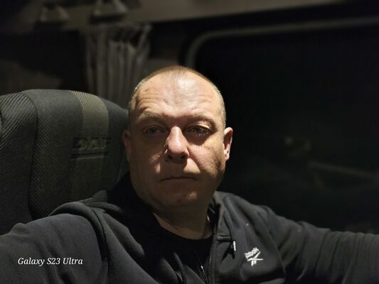  ,   Valery, 42 ,   ,   