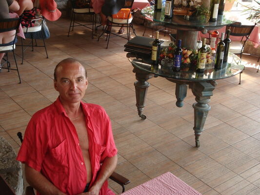  ,   Kostas, 62 ,   ,   , c 