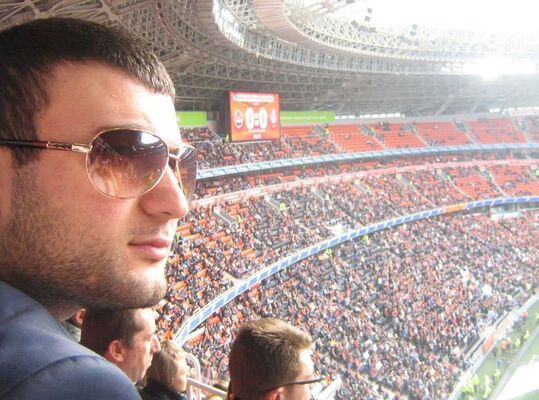  ,   Taras, 35 ,   ,   , c , 
