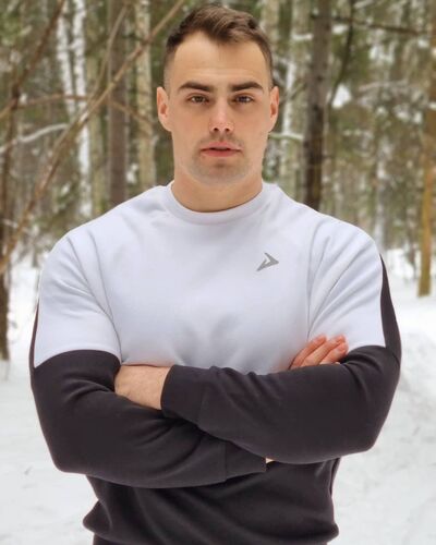  ,   Denis, 33 ,   ,   