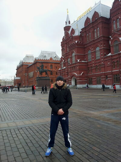  ,   Azam, 32 ,     , c 