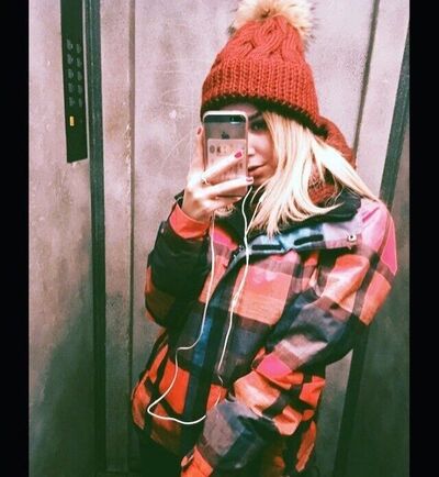  -,   Yuli, 24 ,   ,   , c , 