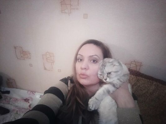  ,   Valeria, 42 ,   ,   , c 