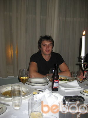  ,   Viktor, 40 ,   
