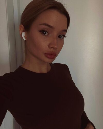  ,   Rebecca, 21 ,   ,   