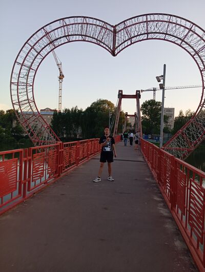  ,   Artur, 25 ,   ,   , c , 