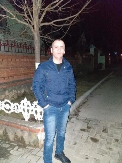  ,   Vlad, 32 ,   ,   