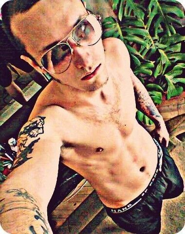 10143698  Nik, 28 ,    