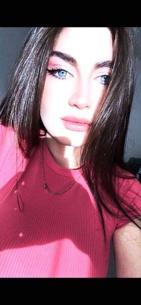  ,   Viktoria, 25 ,   ,   