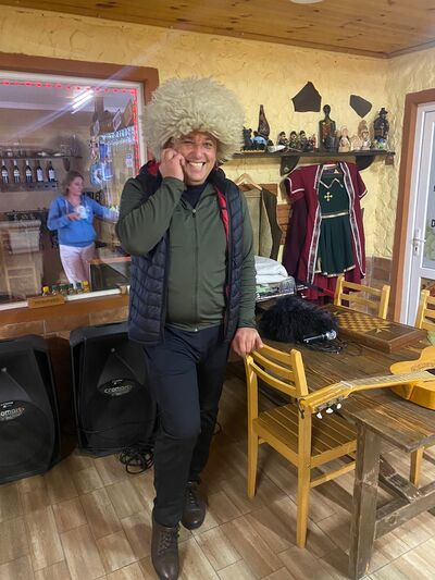  ,   Armen, 43 ,   ,   