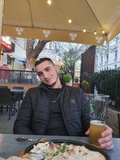  ,   Billi, 28 ,   ,   , c , 