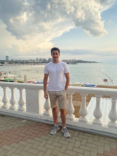  ,   Alex, 28 ,   