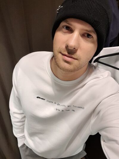  ,   Maxim, 32 ,   ,   