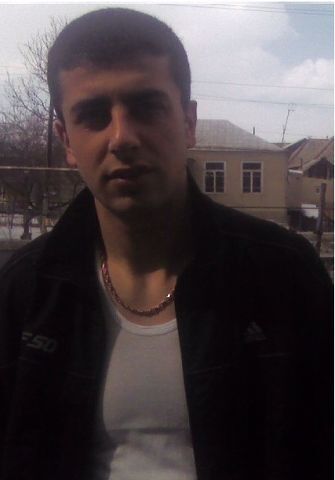  8319328  Araik, 36 ,    