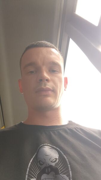  ,   Leoneed, 32 ,   ,   