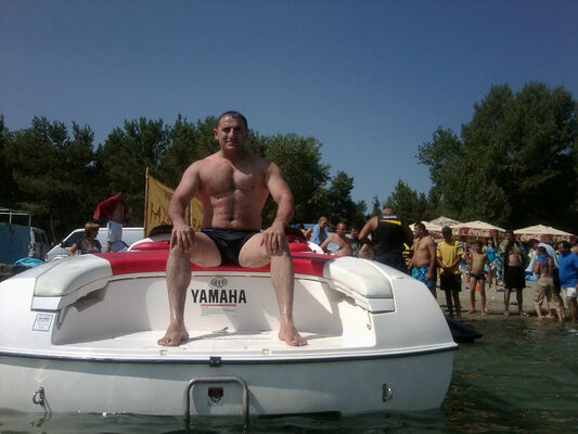  ,   ERIK, 38 ,   ,   , c 
