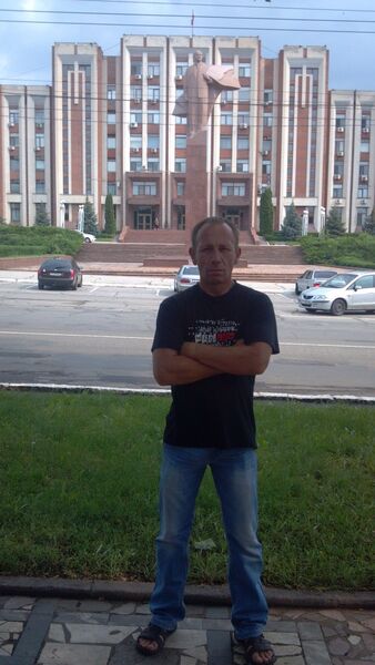  ,   Viktor, 49 ,  