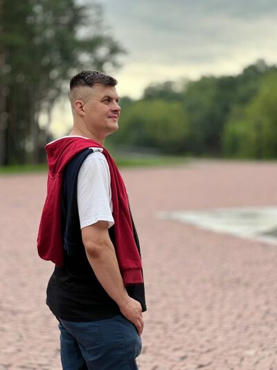  ,   Valentin, 39 ,   ,   