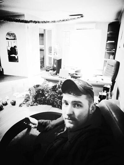  ,   Sacha, 30 ,   