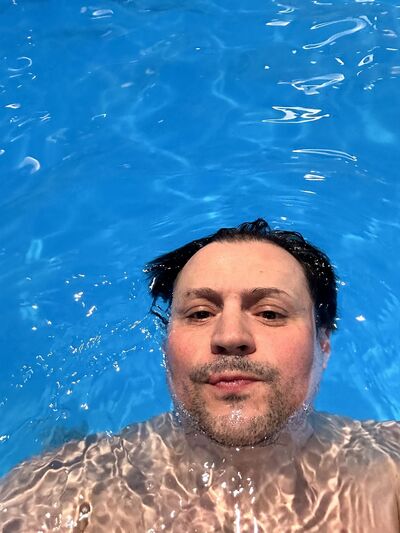  ,   Denis, 48 ,     , c 
