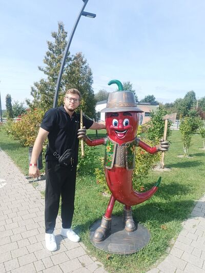  ,   Ihor, 30 ,   ,   , c 