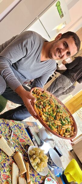  ,   Farrukh, 32 ,   ,   , c , 