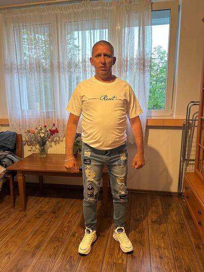  -,   Petro, 42 ,   ,   