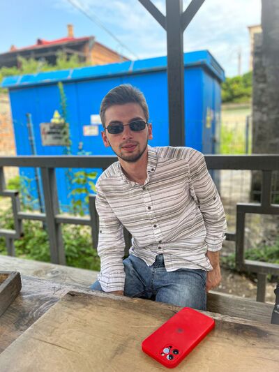  ,   Nika, 21 ,   ,   